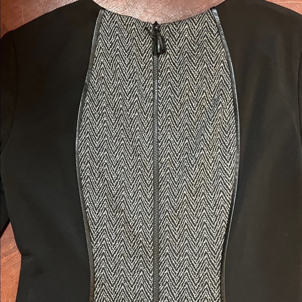 🌻3/$15🌻 Tahari Chic 3/4 Sleeve Black and Gray Dress - Picture 10 of 16